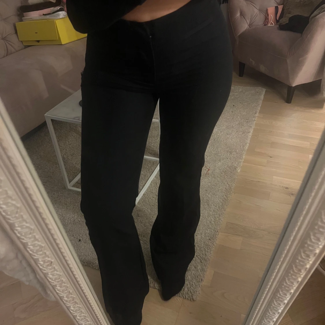 Svarta högmidjade byxor - 90