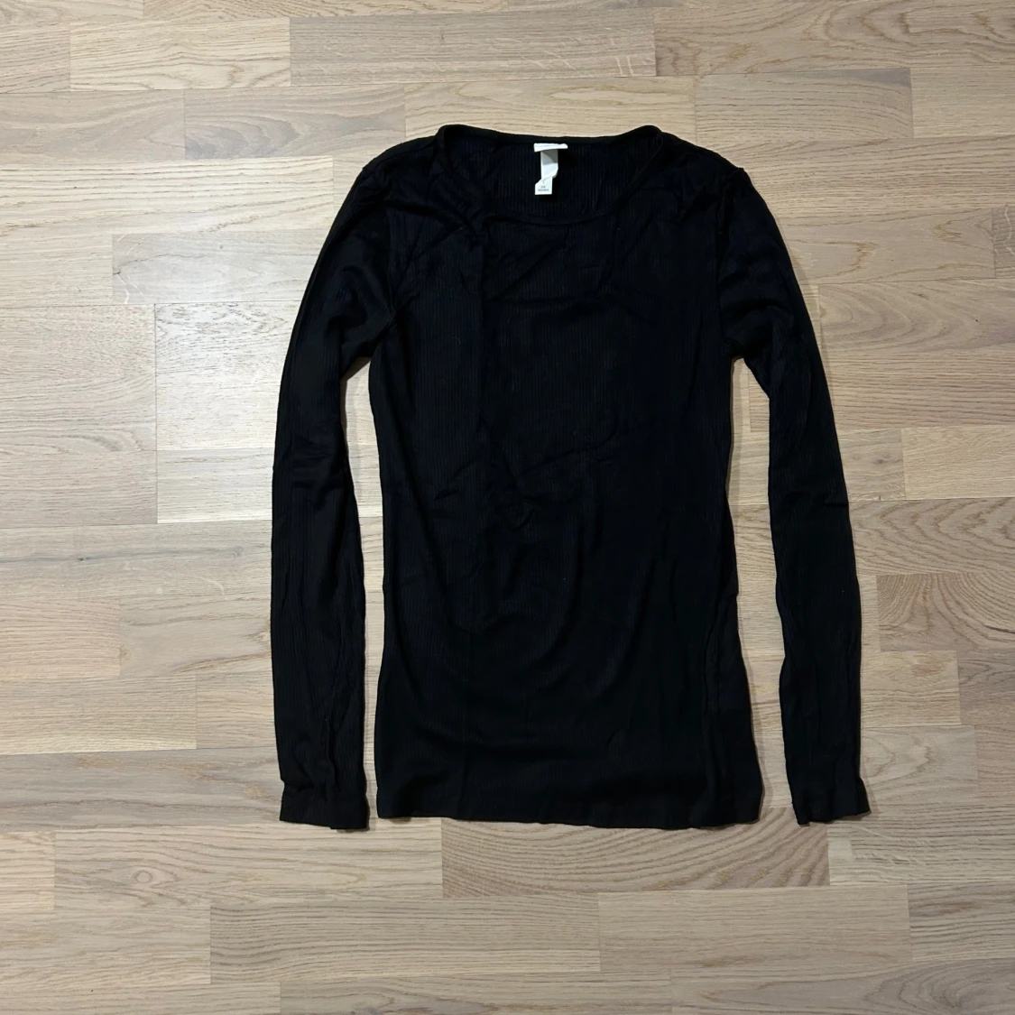 Svart ribbad tröja från H&M