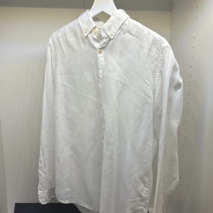 Linneskjorta ESPRIT - Linneskjorta från ESPRIT. Skick: 7/10. Nypris: 599kr
