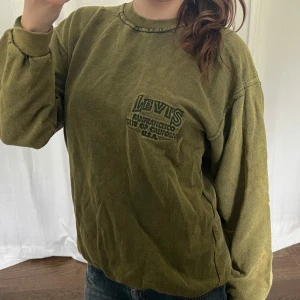 Levis tröja - Vintage tjocktröja från Levis. Unisex fit