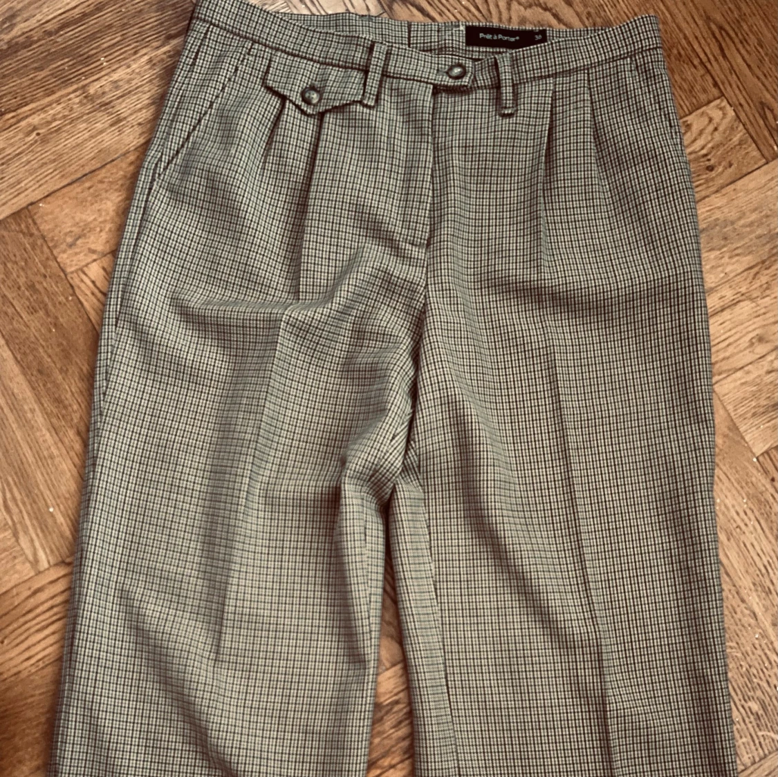 Rutig kostymbyxa från Prêt à Porter