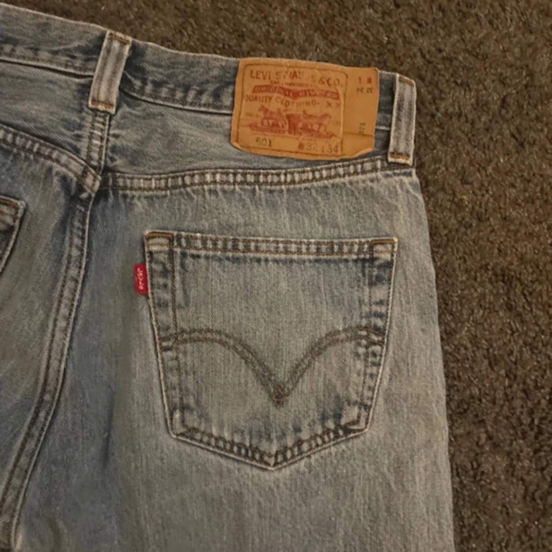 Levis 501 jeans i ljusblå denim - 90
