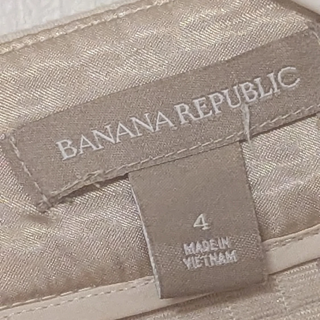 Crémefärgad quiltad kjol från Banana Republic - 92