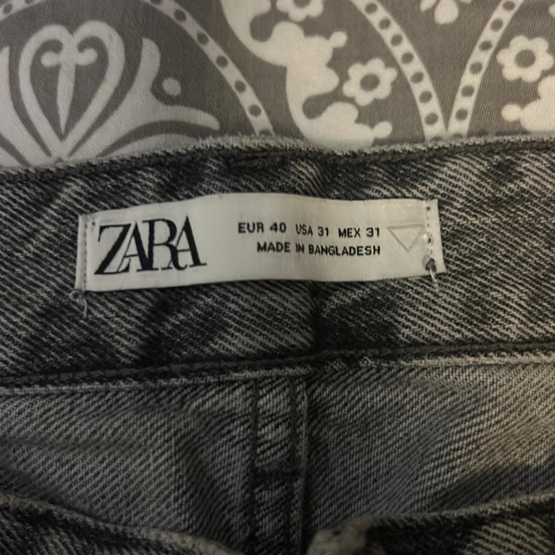 Grå jeans från Zara - 91