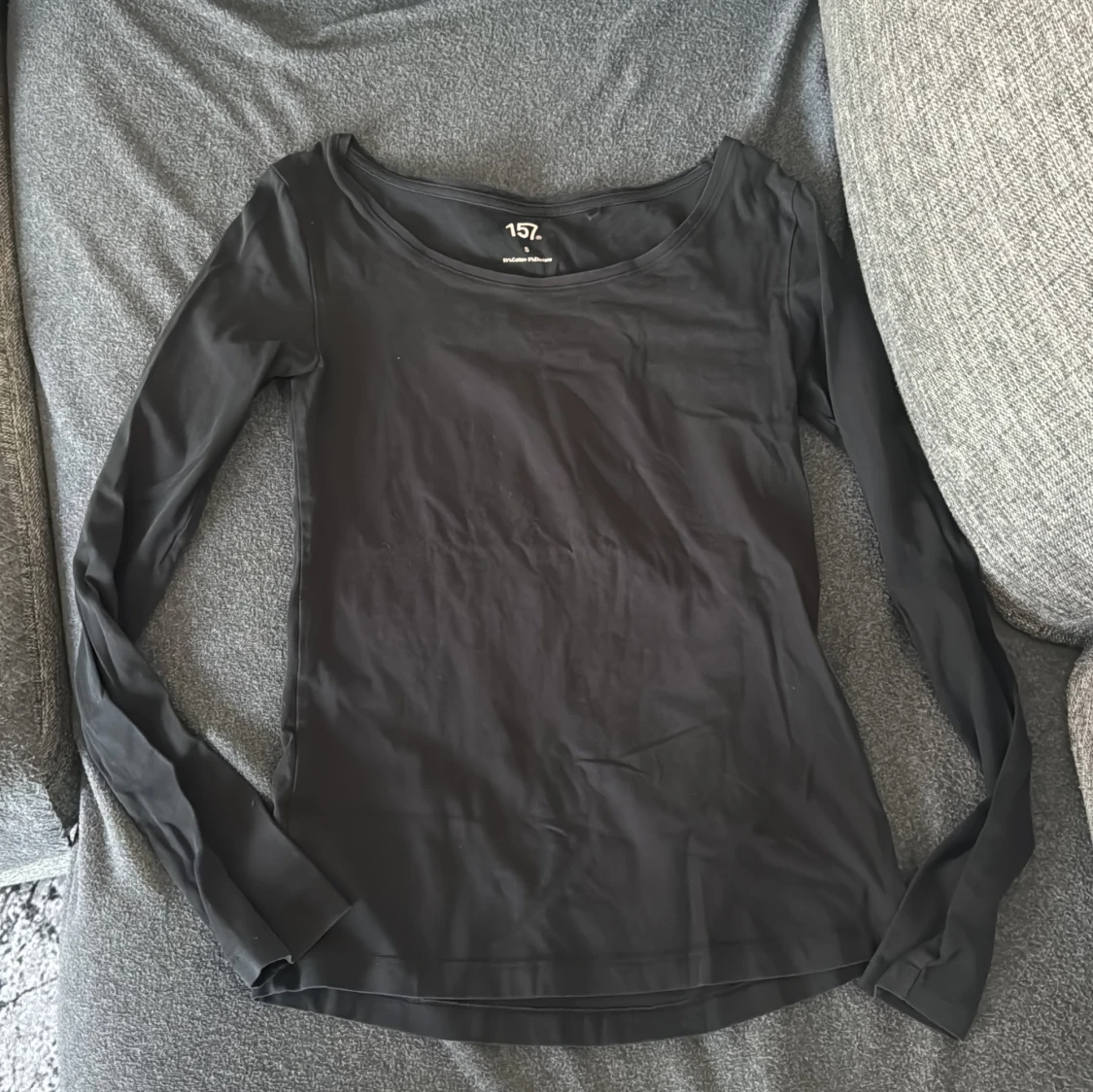 Svart långärmad topp från 157
