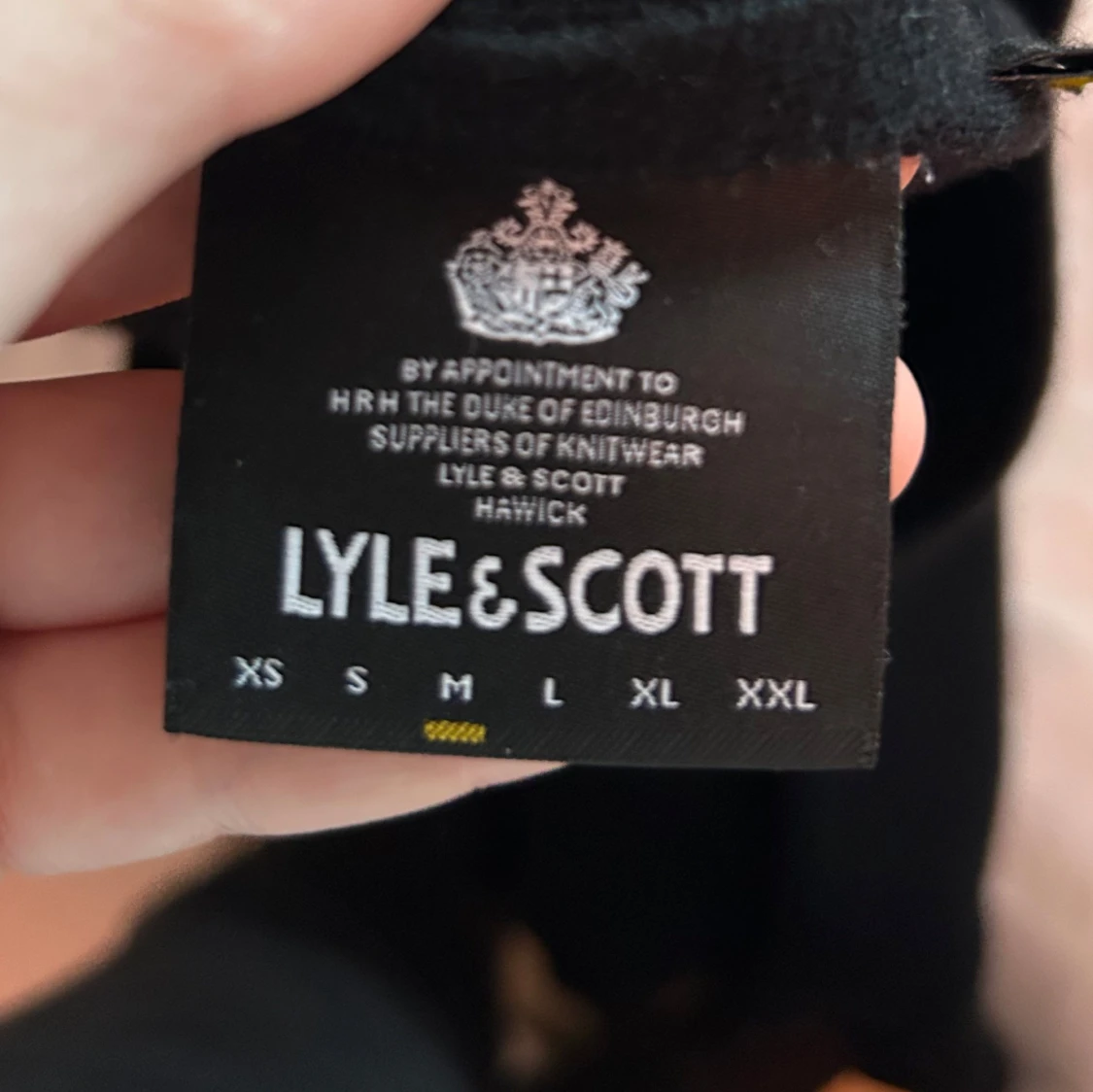 Svart tröja från Lyle & Scott - 90