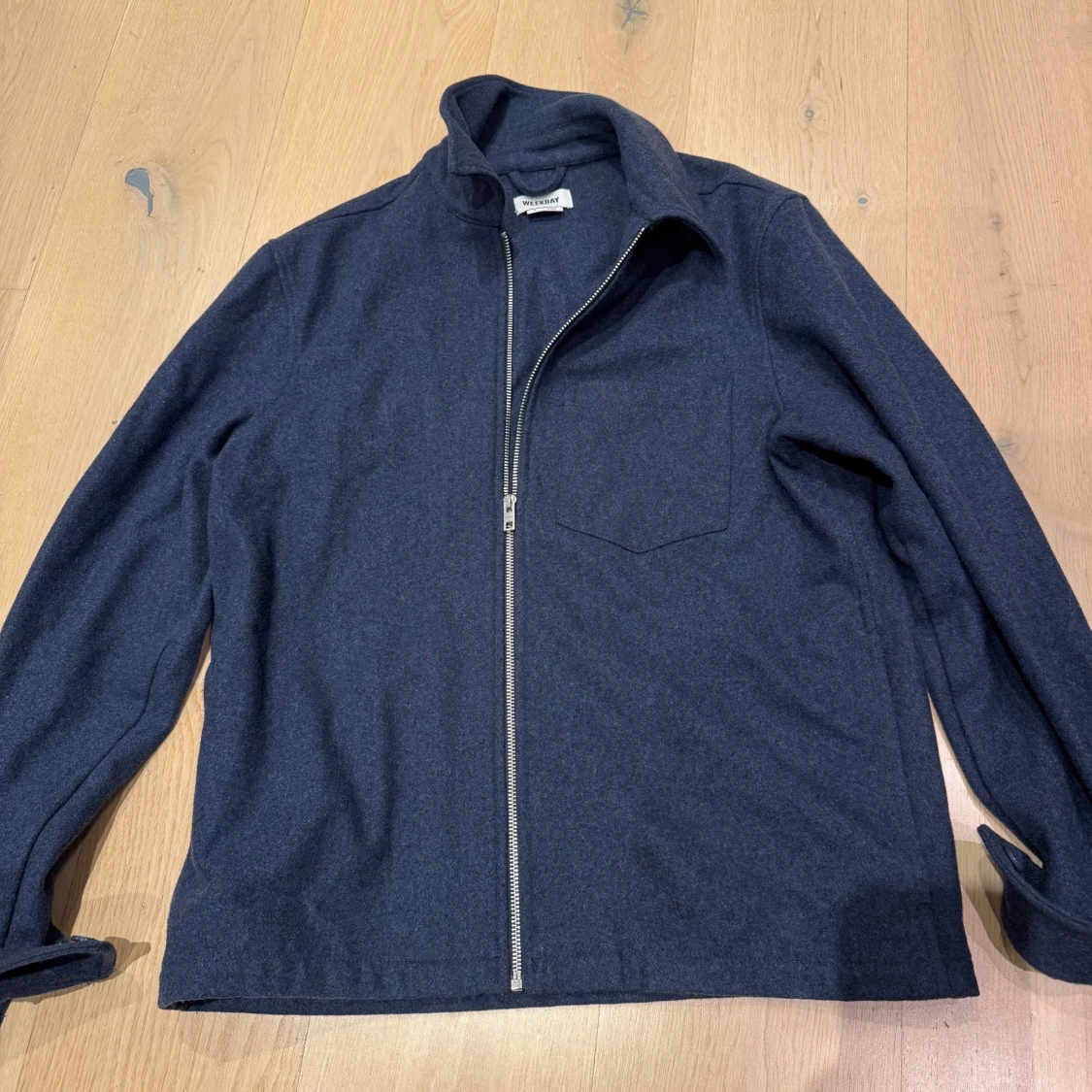 Mörkblå overshirt från Weekday