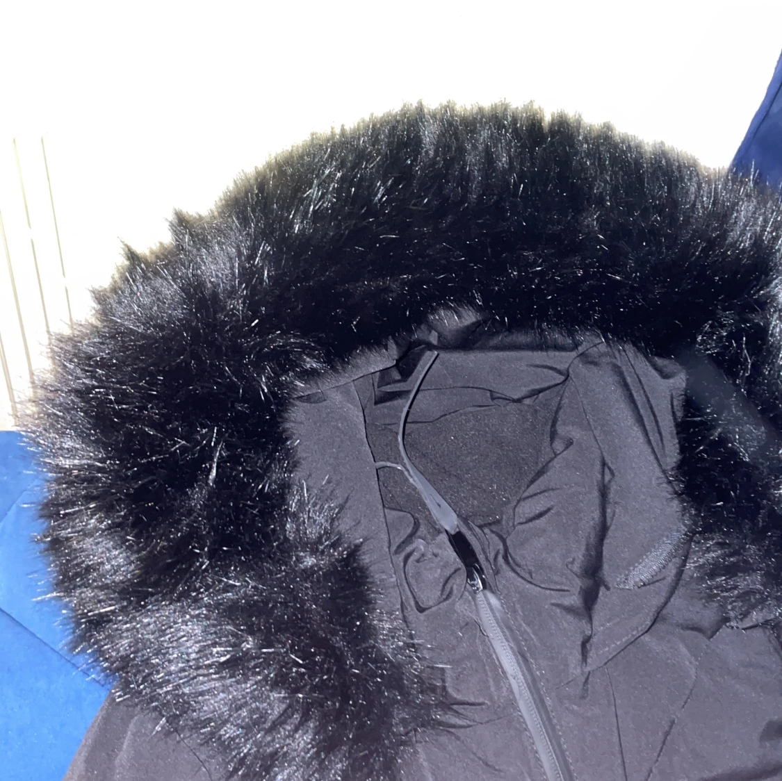 Svart dunjacka från Amisu - 91