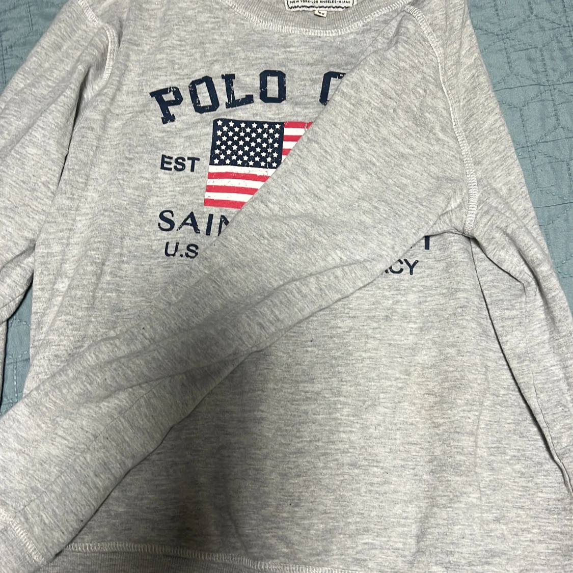 Grå tröja från Saint Vincent - 91