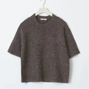 Stickad t-shirt - Stickad t-shirt från Gina Tricot i storlek xs❣️ 