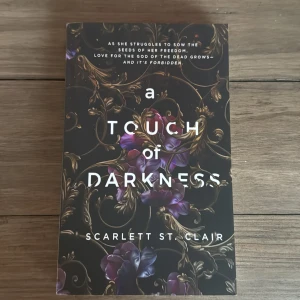 A Touch of Darkness - Nyskick, aldrig läst. Pris kan diskuteras.