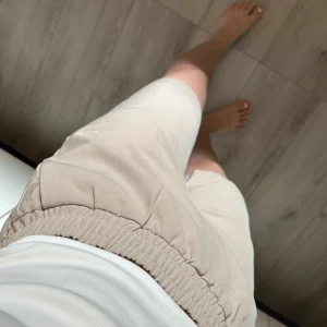 Beige kostym shorts - Stor garderobrensning♻️ Se gärna mina andra annonser🌸 Pris går att diskutera vid flerköp👗