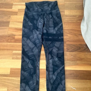 Stronger tränings byxor  - Jättesnygga stronger tränings byxor!!❤️❤️❤️❤️ i super bra skick 