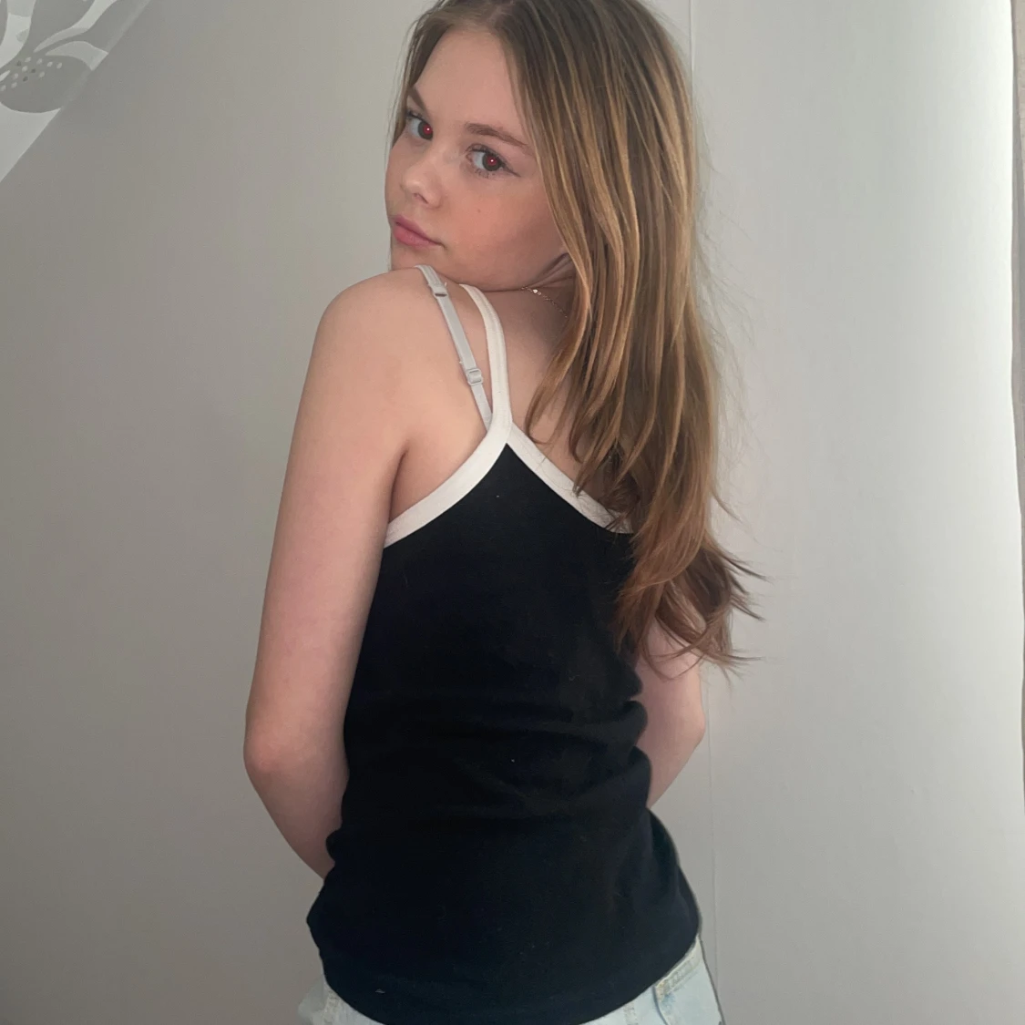 Svart och vit linnetopp - 2