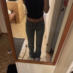 Abrand jeans -  (De andra bilderna är från annonsen som jag köpte från). De är i nyskick💕Orginal pris var 999kr
