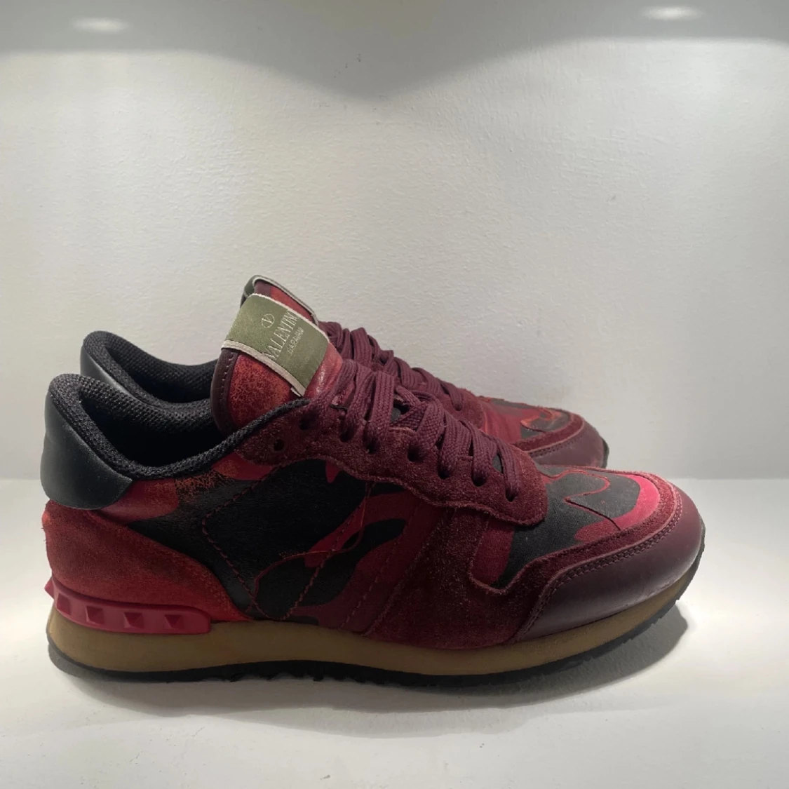 Valentino Rockrunner sneakers i röd och svart