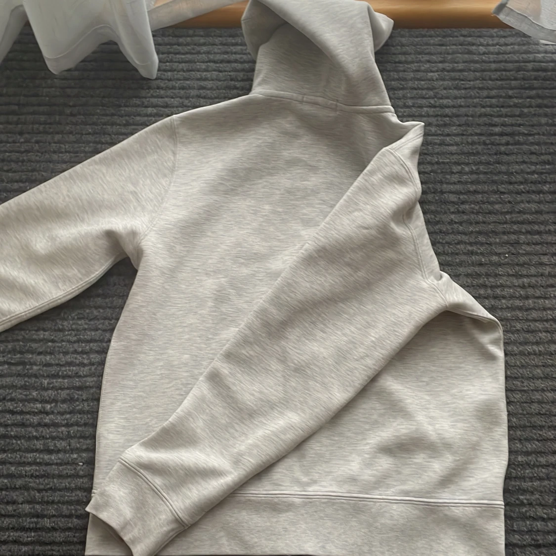 Grå hoodie från Ralph Lauren - 2