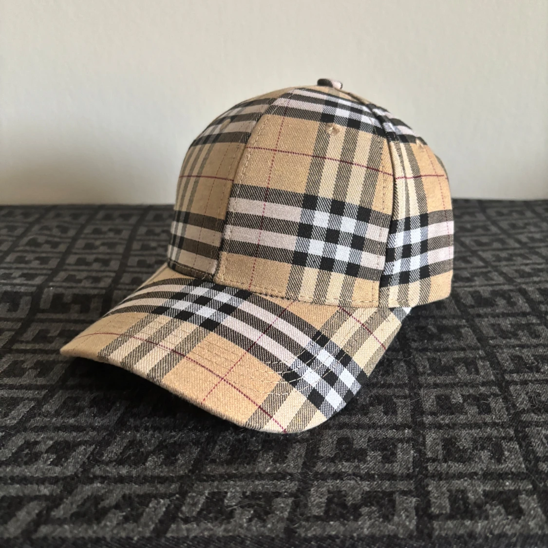 Rutig keps från Burberry