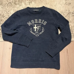 Morris Sweatshirt - Hej! Säljer en stickad Morris Sweatshirt som tyvärr är för liten. Riktigt fint skick inga skavanker. Storlek M😄nypris runt 1200