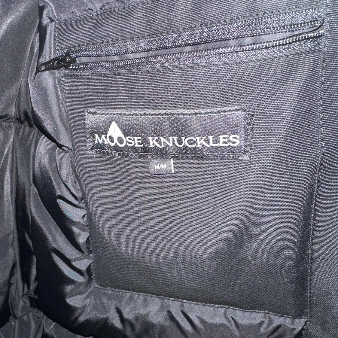 Svart dunjacka från Moose Knuckles - 4