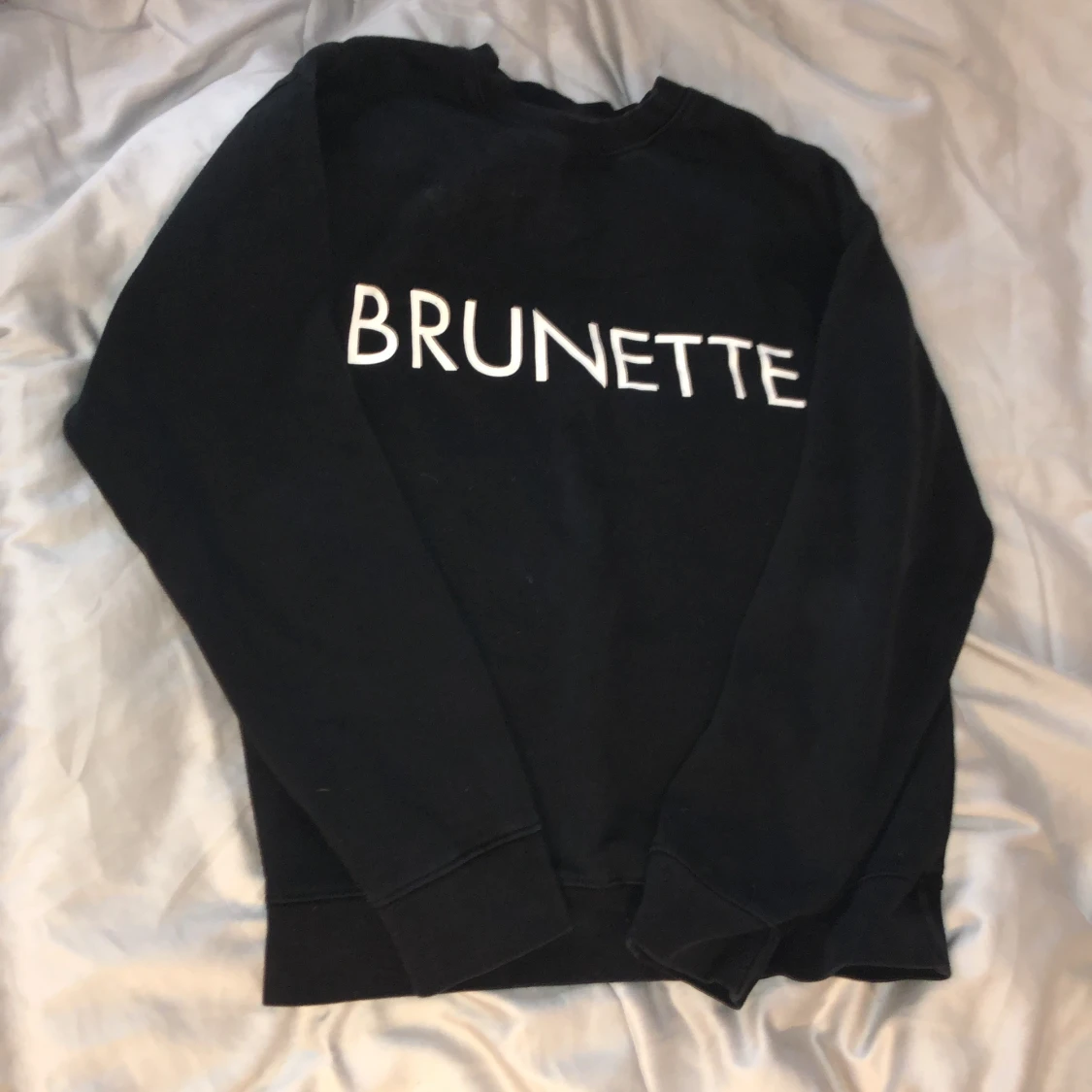Svart sweatshirt från Brunette the Label