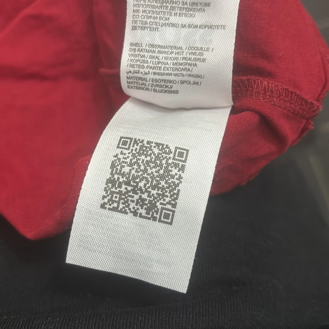 Röd t-shirt från Hugo Boss - 3