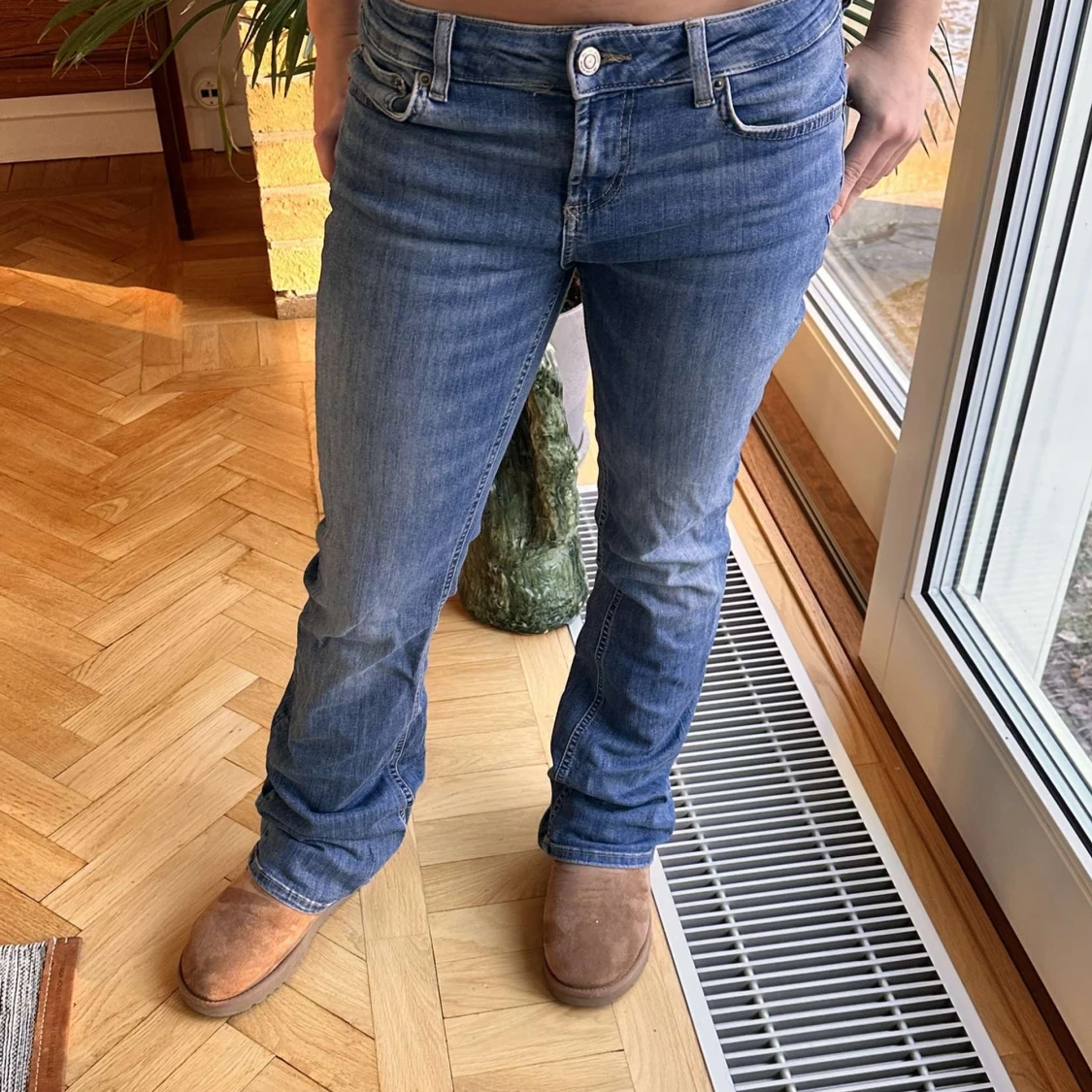 Blåa bootcut jeans