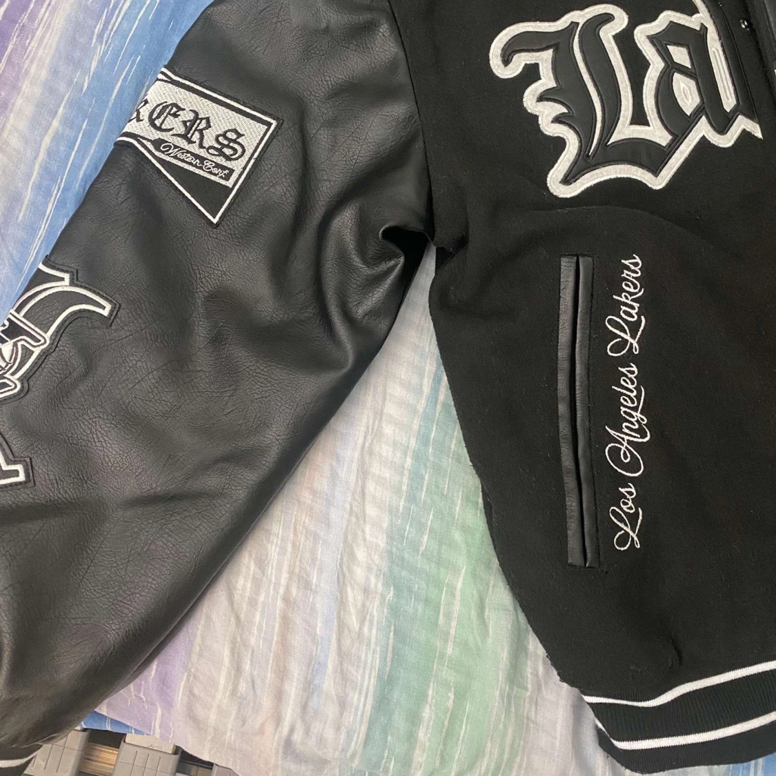 Svart Lakers bomberjacka - 3