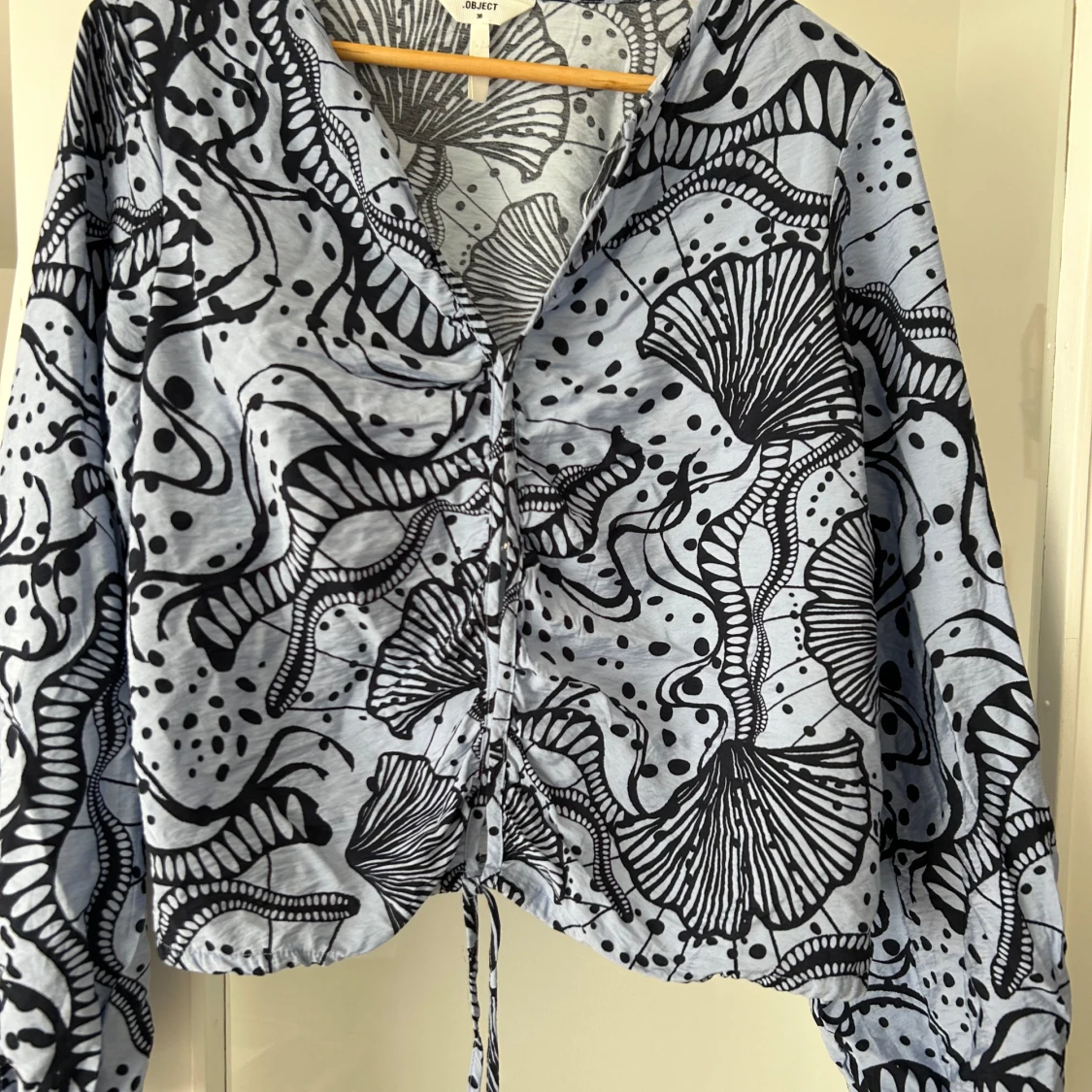 Blus ,38 i storleken  - 3