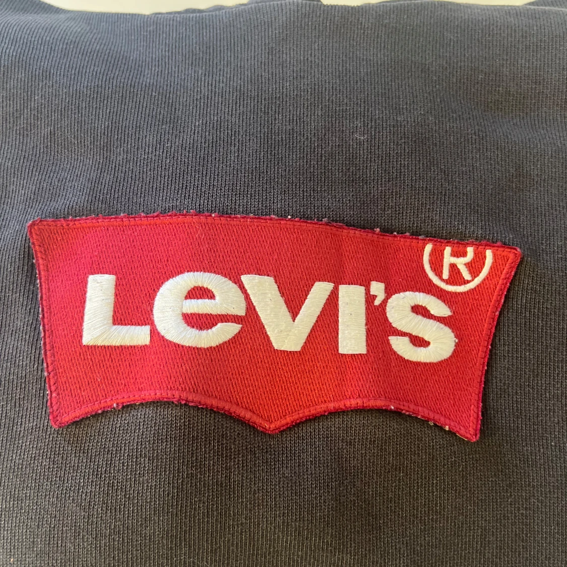 Svart Levi’s hoodie - 1