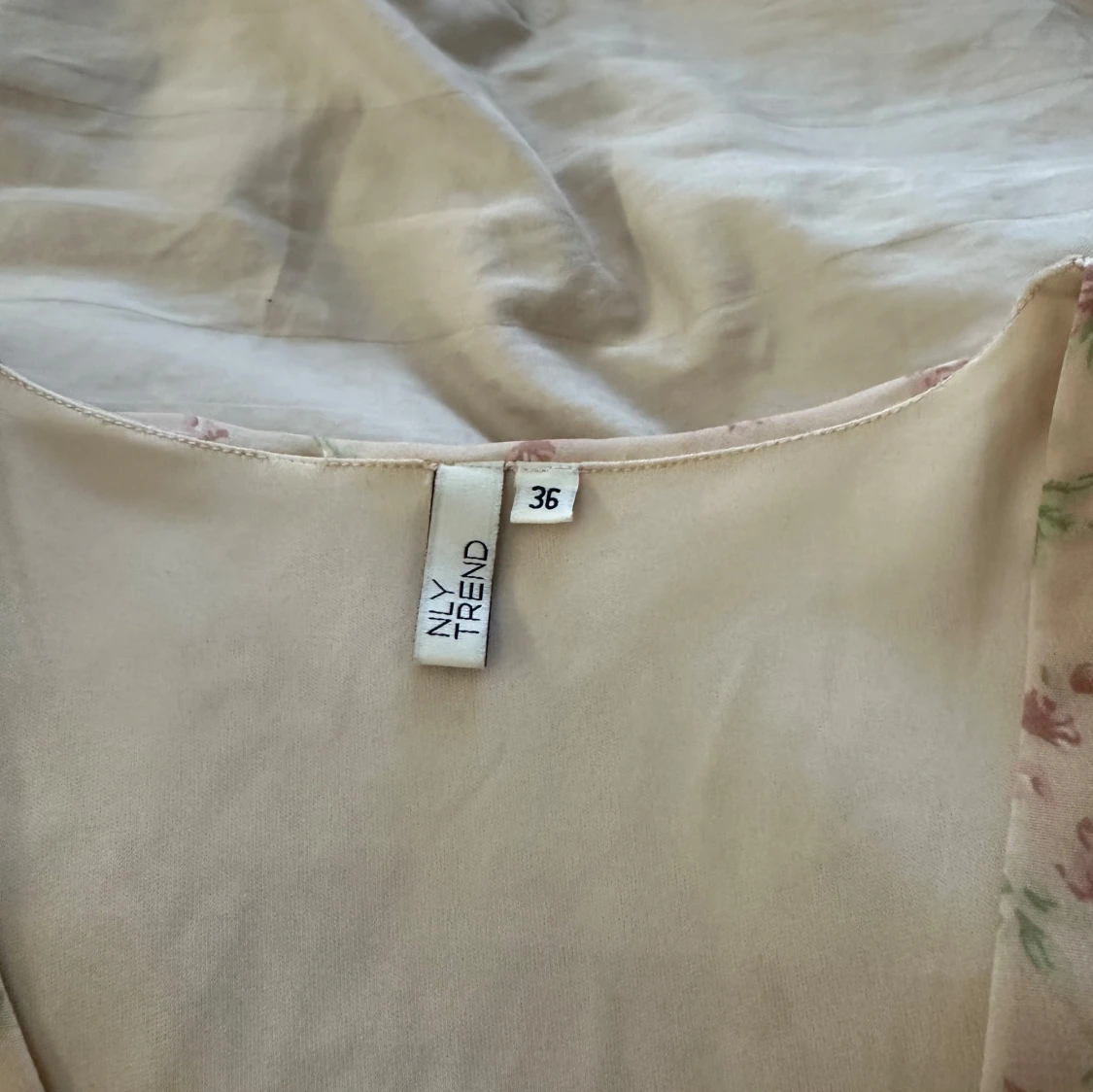 Blommig klänning  - 2