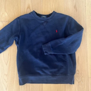 Polo tröja - Inte det bästa skicket men jätte snygg polo tröja att ha till hösten