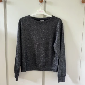 Festtopp - Söt glittrig festtopp, perfekt till hösten! Nyskick. 