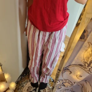 Pyjamasbyxor - Mysiga pyjamasbyxor! Säljer då jag har för många😉. Passar xs-s. 