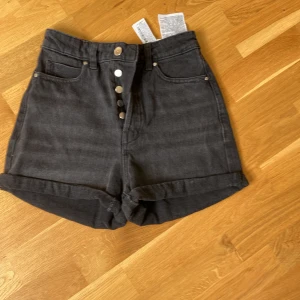 Shorts  - Mom shorts, high rise 