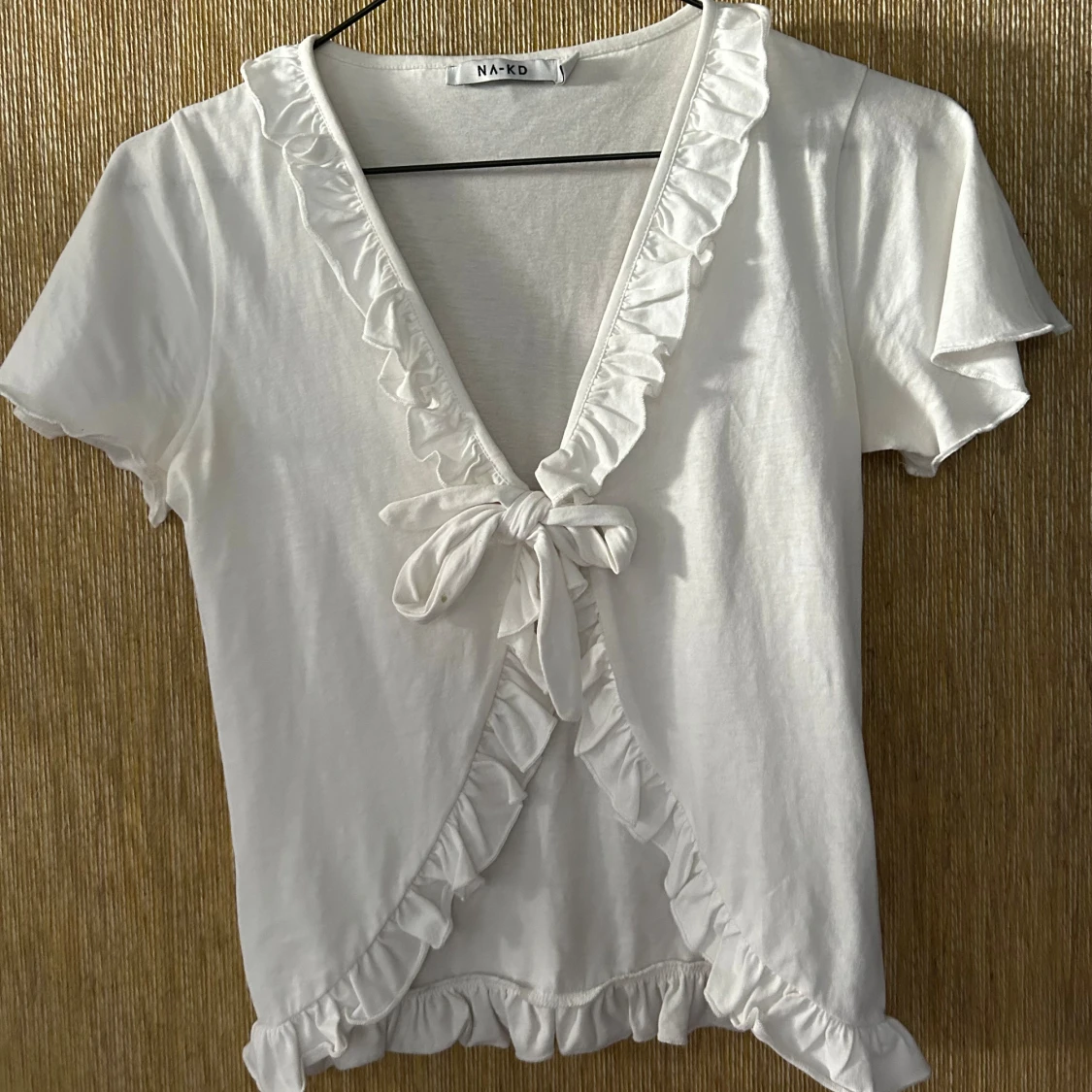 Vit kortärmad topp från NA-KD - 90