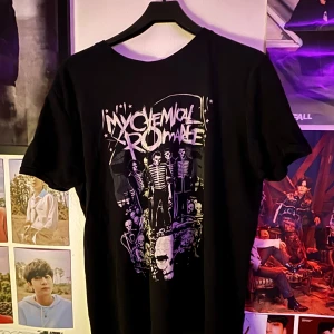 my chemical romance shirt  - mcr t-shirt inte använd på länge 