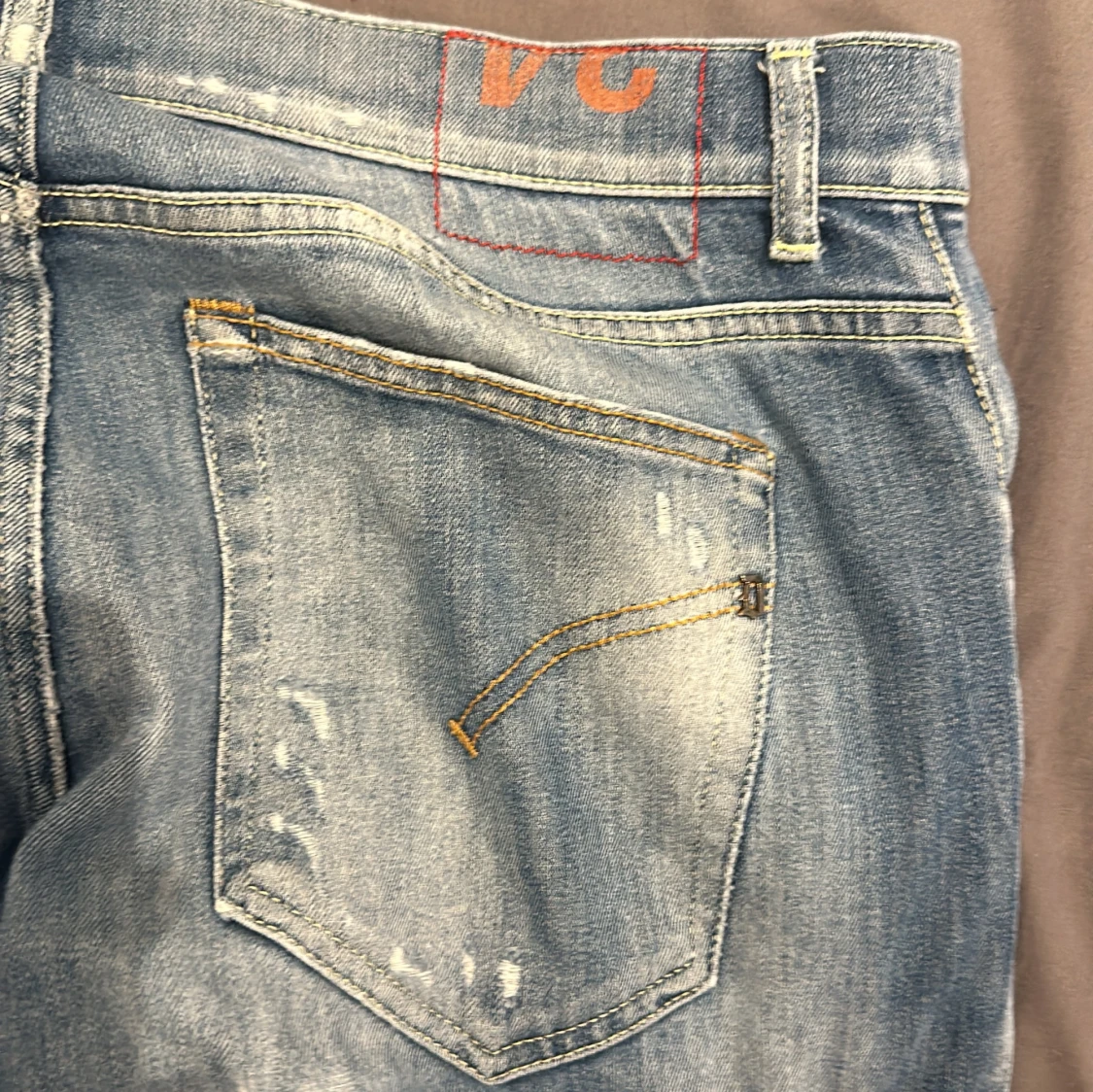 Blåa dondup jeans med slitningar - 92