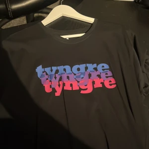 Tyngre Tröja  - Oanvänd Tyngre tröja.