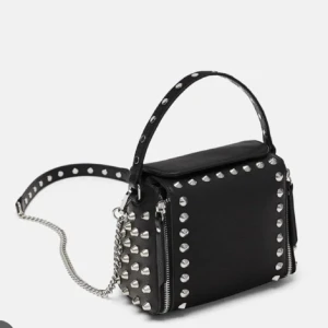 Zara väska - Väska as snygg lite fläckig men igt suns