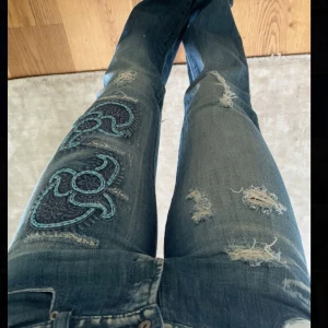 People for peace jeans - Så snygga unika jeans i bra skick