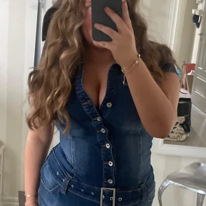 Bershka Jeansklänning  - Nyskick, Använd 1 gång