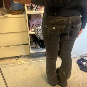 Gina trico jeans  - Säljer helt nya oanvända jeans från Gina trico då det är för långa💕 Ny pris 500kr