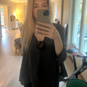 Oddmolly tröja - Super fin oddmolly tröja i bra skick💕Färgen är grå/svart