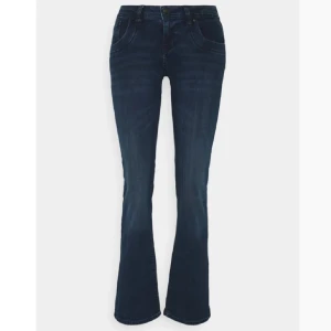 LTB Valerie jeans  - Säljer mina valerie jeans då dem tyvärr är för stora!! 