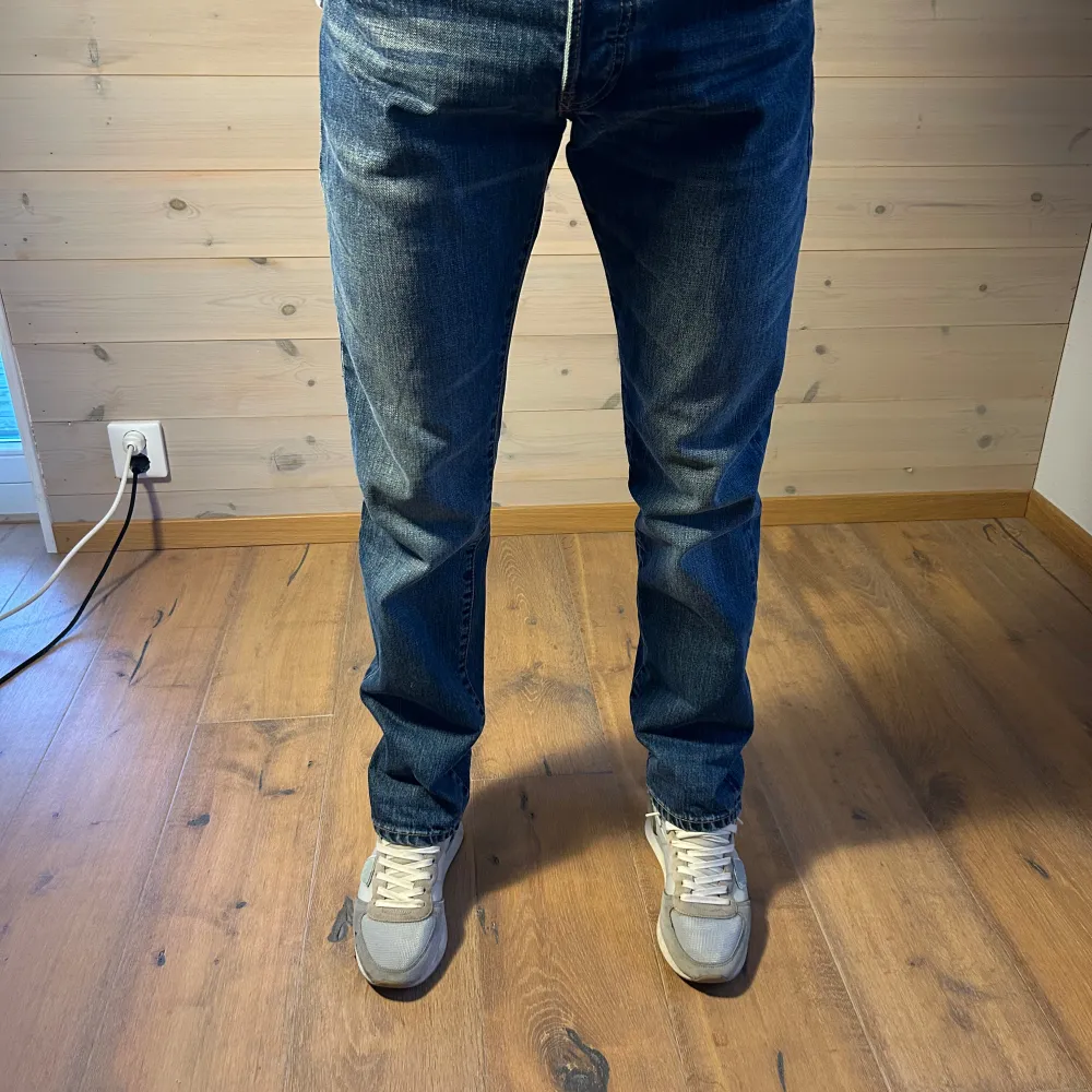 - J.Lindeberg, jeans - Färg: blå - Skick: väldigt bra - Storlek: 30/32 . Jeans & Byxor.