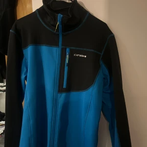 Icepeak softshell zip - Icepeak softshell zip Oanvänd  Storlek M 