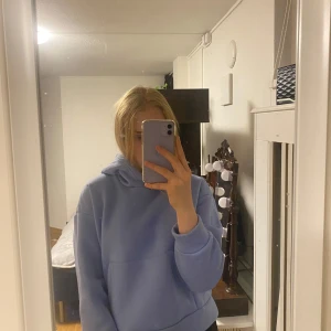 Blå mysig hoodie - Mysig blå hoodie, strl m