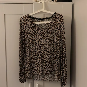 Leopardblus - Använd men inte utsliten