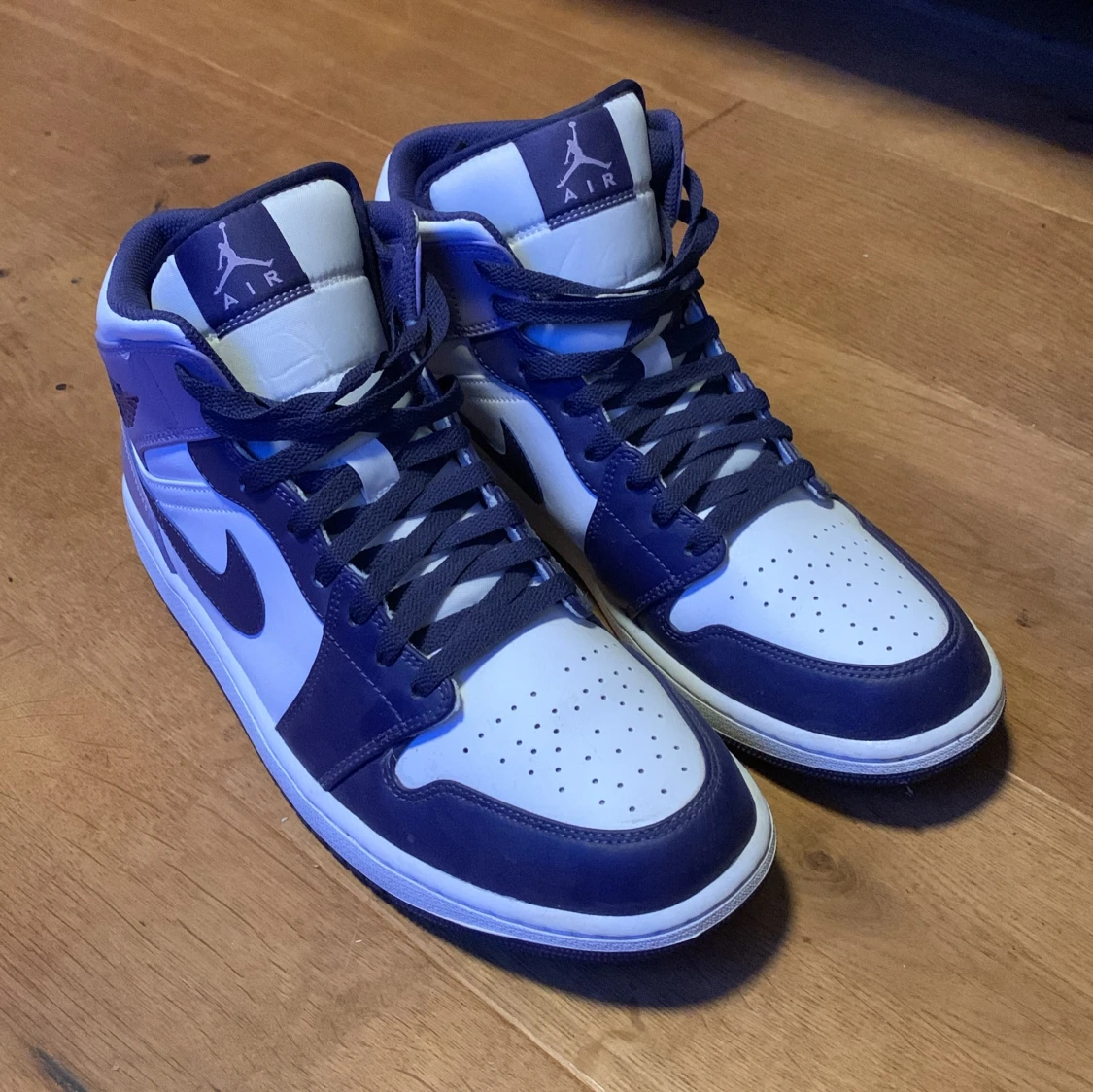 Jordan 1 mid blueberry